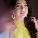 Niti Taylor Instagram – Just like sunflowers, keep your face towards the light and you’ll bloom💛 

Makeup @dishisanghvii
Assisted by @faces_by_sarahh
Hair @suvarna_hair_stylist 
📸 @iam_rajinamdar 
Outfit @nidhiandmahak
Styled by @stylingbyvictor @sohail__mughal___
Assisted by @styleby_antara
Earrings @blingvine
Ring @ethnicandaz
Bangles @baala_jewels