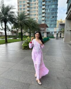 Niti Taylor Instagram - Looking at life through rose coloured dress 💖 

Wishing you & ur family a joyous and blessed Ganesh Chaturthi filled with love and devotion, may Ganpati bless you and your loved ones with health and prosperity as well. 
Ganpati Bappa Morya 🙏🏼

Outfit @zubeida_diaries
Styling: @styling.your.soul