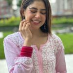 Niti Taylor Instagram - Looking at life through rose coloured dress 💖 Wishing you & ur family a joyous and blessed Ganesh Chaturthi filled with love and devotion, may Ganpati bless you and your loved ones with health and prosperity as well. Ganpati Bappa Morya 🙏🏼 Outfit @zubeida_diaries Styling: @styling.your.soul