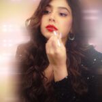 Niti Taylor Instagram – Flaws and all, I’m a masterpiece in progress🖤 🤍

Black&white or Coloured? 
Comment below 👇🏻 

Makeup @dishisanghvii 
Hair @suvarna_hair_stylist 
📸 @iam_rajinamdar