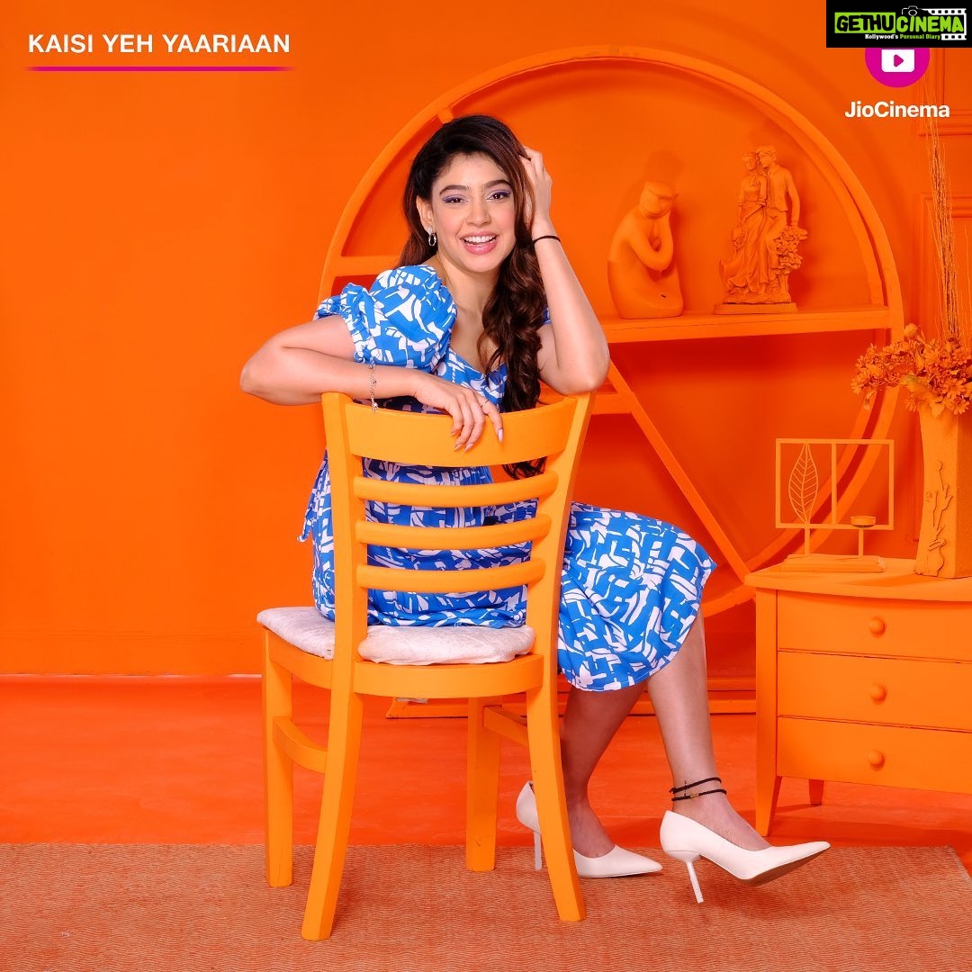 Niti Taylor Instagram - Just making your day brighter with Nandini's smile π #KYYNewSeason now streaming free, only on #JioCinema @nititaylor @the_parthsamthaan @bbcstudios @gosamm @aayushhshokeen @krissannb @kishwersmerchantt @sarthaknakul @rahulsingh_official17 @iamsreejone @binita_budathoki @sachdevaakhilnasha @jaanyakhandpur @sagarparekh0111 @itzuttamshah @iammauulli @ayushtandon.31 #KaisiYehYaariaanOnJioCinema #KaisiYehYaariaan #KYY #NitiTaylor #ParthSamthaan #MaNan #KYYOnJioCinema