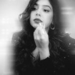 Niti Taylor Instagram – Flaws and all, I’m a masterpiece in progress🖤 🤍

Black&white or Coloured? 
Comment below 👇🏻 

Makeup @dishisanghvii 
Hair @suvarna_hair_stylist 
📸 @iam_rajinamdar
