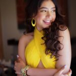 Niti Taylor Instagram – Just like sunflowers, keep your face towards the light and you’ll bloom💛 

Makeup @dishisanghvii
Assisted by @faces_by_sarahh
Hair @suvarna_hair_stylist 
📸 @iam_rajinamdar 
Outfit @nidhiandmahak
Styled by @stylingbyvictor @sohail__mughal___
Assisted by @styleby_antara
Earrings @blingvine
Ring @ethnicandaz
Bangles @baala_jewels
