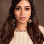 Nivetha Pethuraj Instagram - Stylist: @jayalakshmisundaresan Outfit: @rehanabasheerofficial Jewellery : @mspinkpantherjewel PC : @pranav.foto