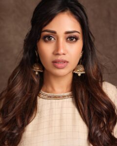 Nivetha Pethuraj Instagram - Stylist: @jayalakshmisundaresan Outfit: @rehanabasheerofficial Jewellery : @mspinkpantherjewel PC : @pranav.foto