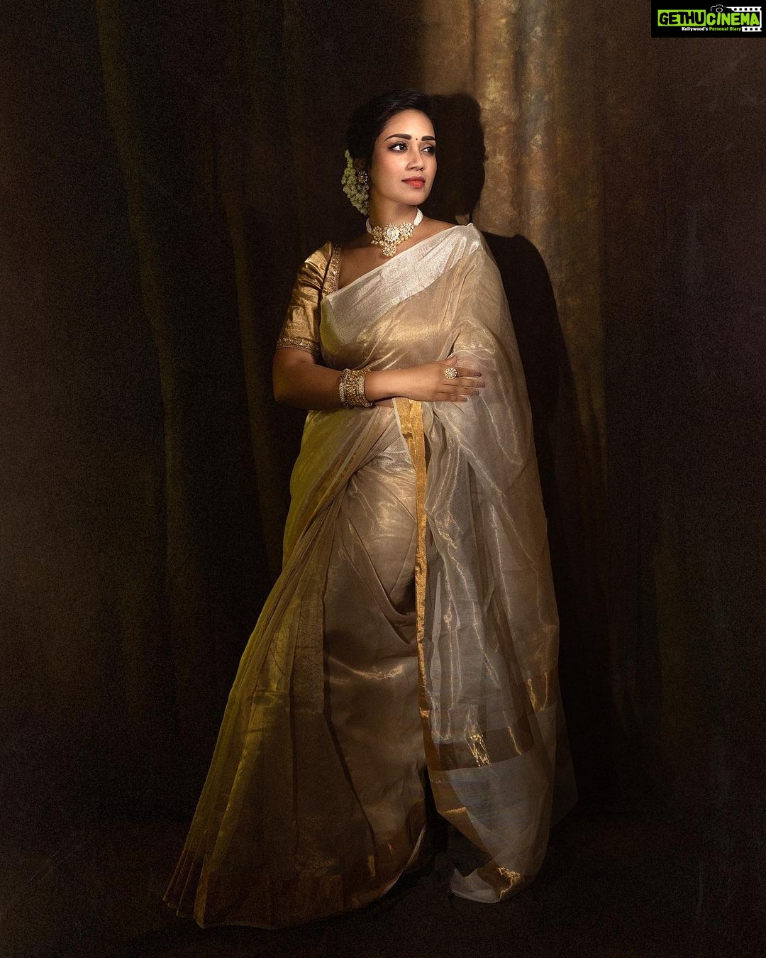 Nivetha Pethuraj Instagram - Just Love🤍 Stylist - @dilesha_shafa Saree - @real_weaverstory Creative Producer: @ramugajjala Digitec: @rjrachastoryteller Photographer - @jimmynomula Jewellery- @karnikajewelshyd