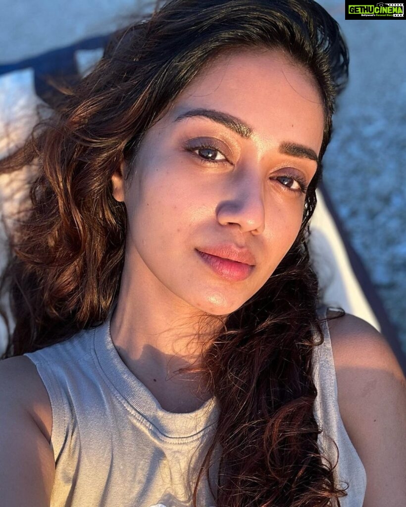 Nivetha Pethuraj Instagram - Guess how many drones in the last slide 🤯