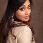 Nivetha Pethuraj Instagram - Stylist: @jayalakshmisundaresan Outfit: @rehanabasheerofficial Jewellery : @mspinkpantherjewel PC : @pranav.foto