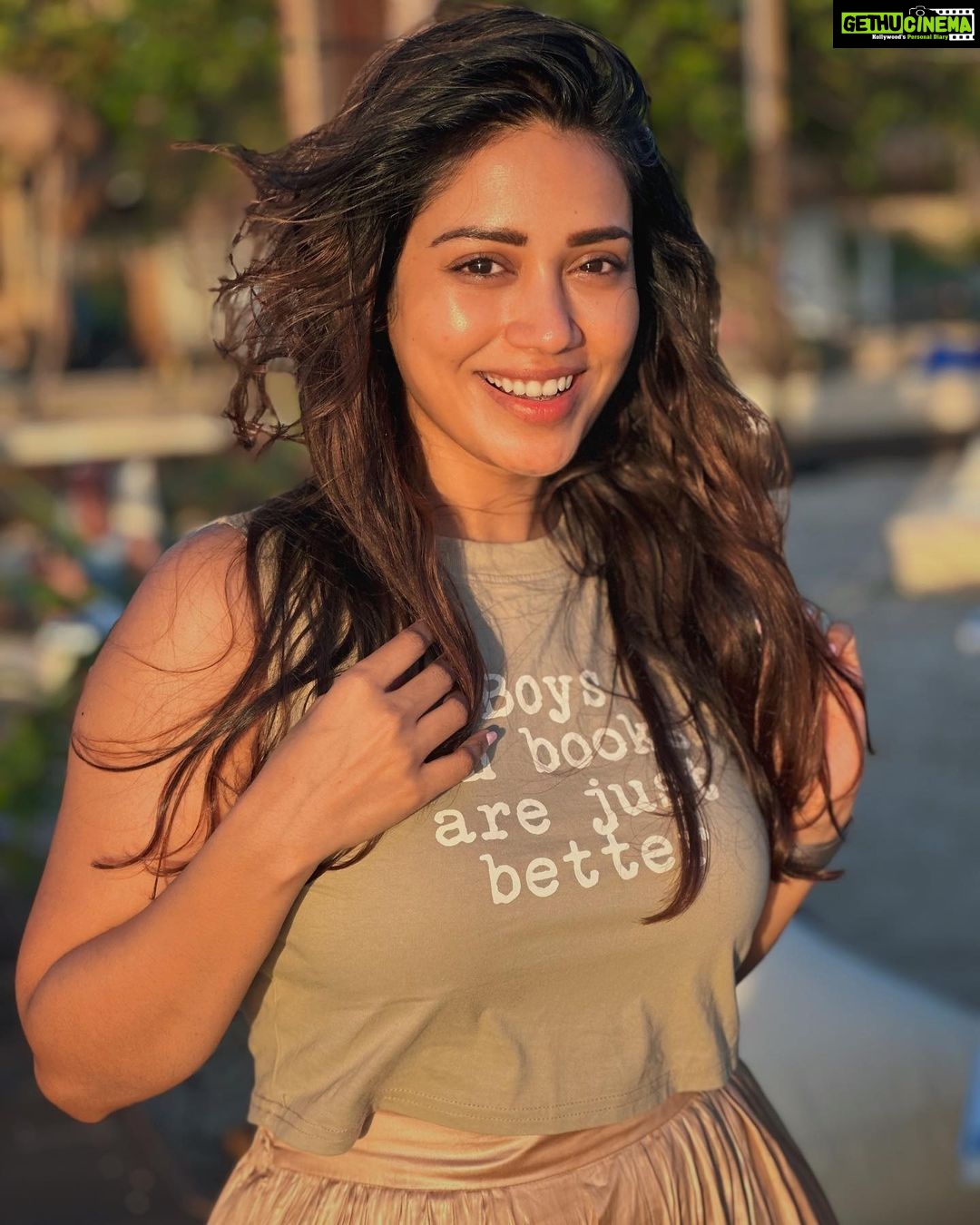Nivetha Pethuraj - 512.3K Likes - 🤍