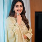 Nivetha Pethuraj Instagram – Stylist @dilesha_shafa
Outfit  @real_weaverstory
Jewellery @karnikajewelshyd
Photographer @they_call_me_keshu