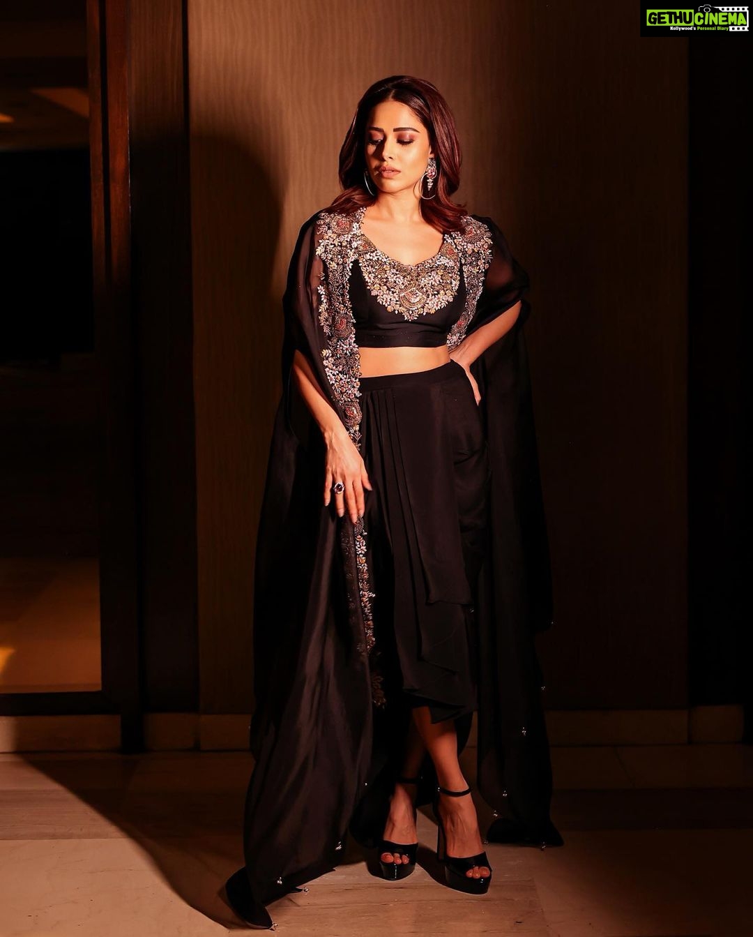 Nushrratt Bharuccha Instagram - To Blur is Human 💥🖤 Outfit : @prishostore Jewellery: @karnikajewelshyd . Style by me: @samidha.wangnoo Style team : @ritika.kishnani @yashtikaasharmaa Make up : @vardannayak Hair by : @ashwini_hairstylist 📸 : @lakshaysachdevaphotography