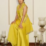 Nushrratt Bharuccha Instagram – Sun-Sani 🌞
#Akelli 

Outfit : @loka_byveerali 
Jewellery : @karishma.joolry 
@dipublicrelations 

Styled by : @samidha.wangnoo 
Style team : @ritika.kishnani  @yashtikaasharmaa 

Make up : @vardannayak 
Hair by : @ashwini_hairstylist 
📸 : @miteshsphotography