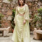 Nushrratt Bharuccha Instagram - Akelli na bazaar jaaye karo.. nazar lag jaayegi 😉😉 #Akelli #25thAugustInTheatres Outfit @punitbalanaofficial Jewelry @pinklanebyrashi Photographer @jpic.in Makeup @vardannayak Hair @ashwini_hairstylist Stylist @nidhijeswani Assisted by @nirikshapoojary_