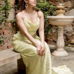 Nushrratt Bharuccha Instagram – Akelli na bazaar jaaye karo.. nazar lag jaayegi 😉😉 
#Akelli #25thAugustInTheatres 

Outfit @punitbalanaofficial 
Jewelry @pinklanebyrashi 

Photographer @jpic.in 

Makeup @vardannayak 
Hair @ashwini_hairstylist 

Stylist @nidhijeswani 
Assisted by @nirikshapoojary_