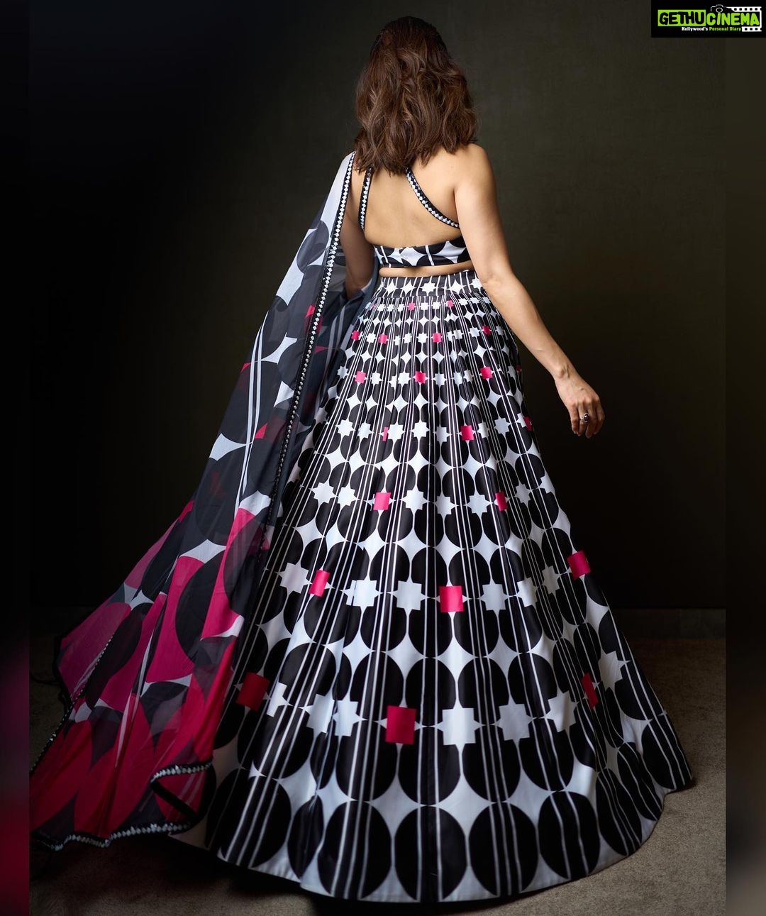 Nushrratt Bharuccha Instagram - From My Camera Roll to Yours π πΎπππππ: @manishmalhotra05 @manishmalhotraworld @chandniprakash πΉππ ππππ’: @sunitaguptajewellery @tikamdasmotiramjewellers @ascend.rohank πππ’πππ ππ’ : @samidha.wangnoo πππ’ππ ππππππ: @nidhisawantt π·πππ : @kajal._komal πΈ: @palashsverma