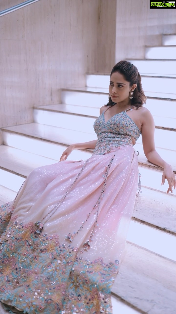 Nushrratt Bharuccha Instagram - Love these trailer launch drills ππ» And AKELLI is special! π«Άπ» In cinemas, 25th August πΏ Outfit @mymoledro Jewellery @rubans.in Styled by @nidhijeswani Assisted by @nirikshapoojary_ Makeup @vardannayak Hair @ashwini_hairstylist