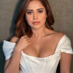 Nushrratt Bharuccha Instagram - Caught Your Eye?! Style by : @samidha.wangnoo Make up : @aafreenmakeupandhair Hair : @kajal._komal Jewellery : @karishma.joolry
