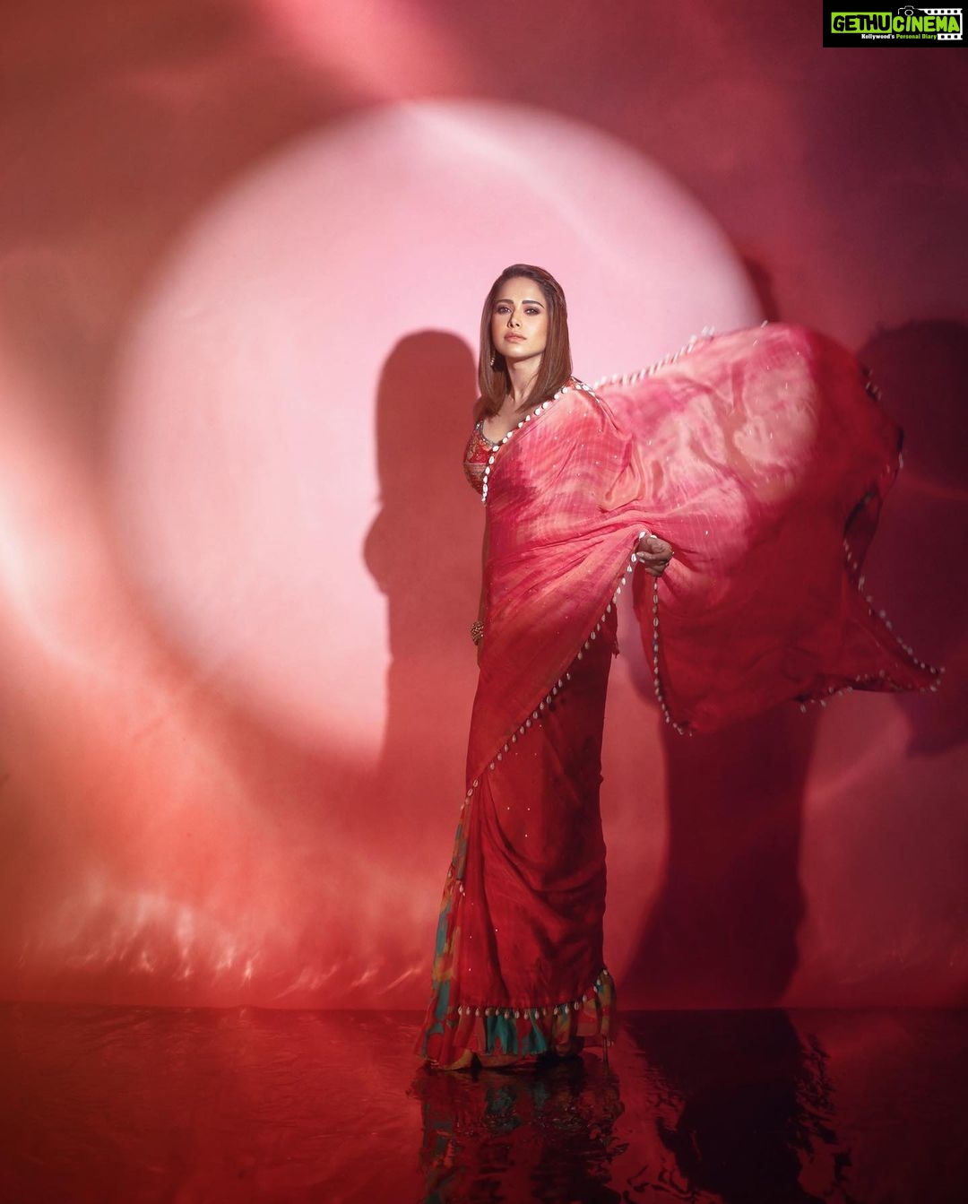 Nushrratt Bharuccha Instagram - Subah ko jab hum neend se jaage, Aankh unhi se chaar hui…🎶 #ganeshchaturthi #festive #festiveseason #festivevibes Saree @ruhrindia Jewelry @azotiique Stylist @nidhijeswani Assisted by @nirikshapoojary_ Makeup @vardannayak Hair @ashwini_hairstylist Photographer @ipshita.db