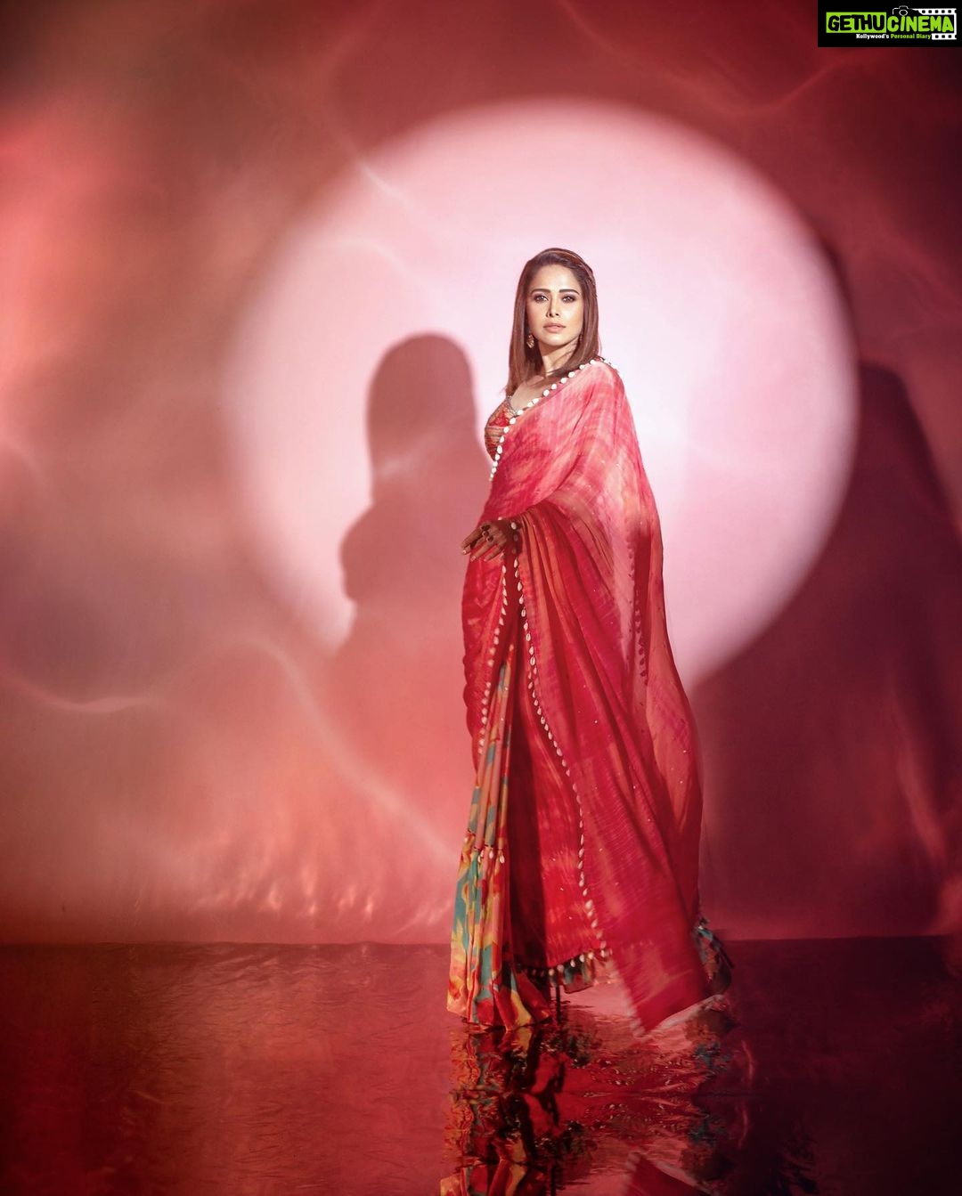 Nushrratt Bharuccha Instagram - Subah ko jab hum neend se jaage, Aankh unhi se chaar hui…🎶 #ganeshchaturthi #festive #festiveseason #festivevibes Saree @ruhrindia Jewelry @azotiique Stylist @nidhijeswani Assisted by @nirikshapoojary_ Makeup @vardannayak Hair @ashwini_hairstylist Photographer @ipshita.db