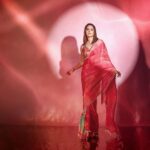 Nushrratt Bharuccha Instagram - Subah ko jab hum neend se jaage, Aankh unhi se chaar hui…🎶 #ganeshchaturthi #festive #festiveseason #festivevibes Saree @ruhrindia Jewelry @azotiique Stylist @nidhijeswani Assisted by @nirikshapoojary_ Makeup @vardannayak Hair @ashwini_hairstylist Photographer @ipshita.db