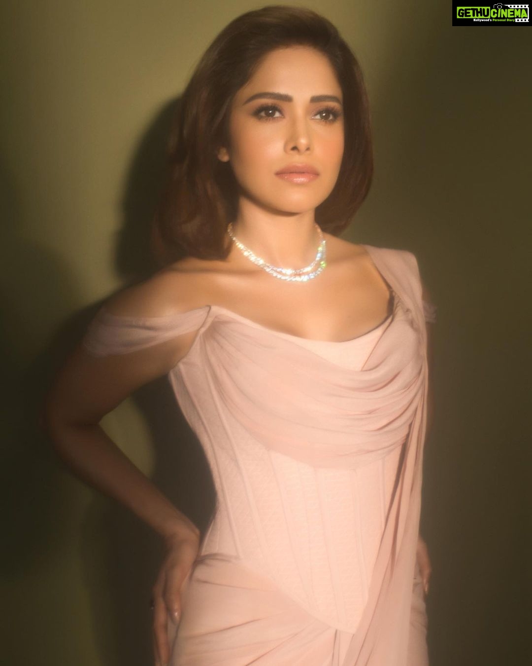 Nushrratt Bharuccha Instagram - Peach-Out βπ» Outfit by :- @karishmaashita Jewellery by :- @mkjewels_india Style by: @samidha.wangnoo Style team : @ritika.kishnani @yashtikaasharmaa Make up : @vardannayak Hair by : @ashwini_hairstylist πΈ : @miteshsphotography