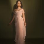 Nushrratt Bharuccha Instagram - Peach-Out ✌🏻 Outfit by :- @karishmaashita Jewellery by :- @mkjewels_india Style by: @samidha.wangnoo Style team : @ritika.kishnani @yashtikaasharmaa Make up : @vardannayak Hair by : @ashwini_hairstylist 📸 : @miteshsphotography