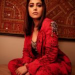 Nushrratt Bharuccha Instagram - You do you, and I’ll do better! 🙌🏻 Pant-suit @bhumikasharmaofficial Stylist @nidhijeswani Assisted by @nirikshapoojary_ Makeup @vardannayak Hair @ashwini_hairstylist Photographer @ishanzaka