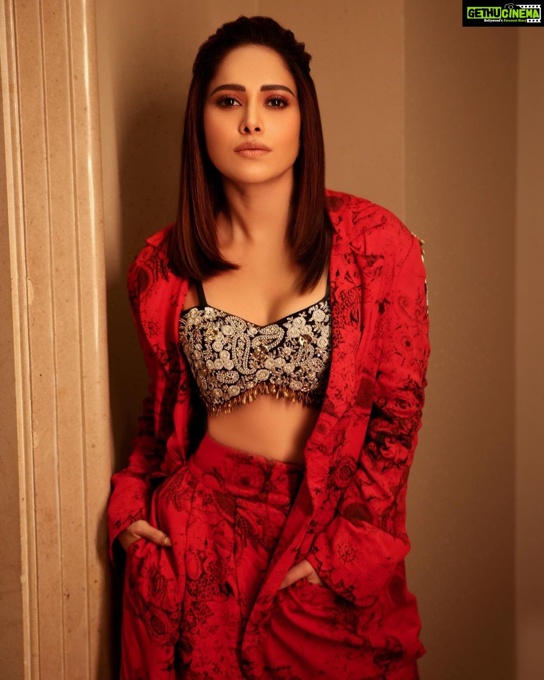 Nushrratt Bharuccha Instagram - You do you, and I’ll do better! 🙌🏻 Pant-suit @bhumikasharmaofficial Stylist @nidhijeswani Assisted by @nirikshapoojary_ Makeup @vardannayak Hair @ashwini_hairstylist Photographer @ishanzaka
