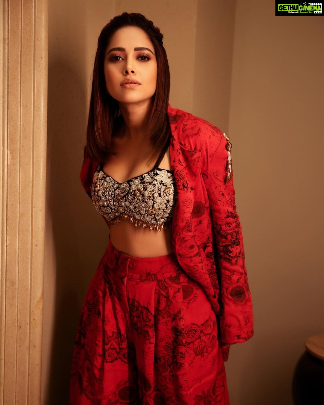Nushrratt Bharuccha Instagram - You do you, and I’ll do better! 🙌🏻 Pant-suit @bhumikasharmaofficial Stylist @nidhijeswani Assisted by @nirikshapoojary_ Makeup @vardannayak Hair @ashwini_hairstylist Photographer @ishanzaka