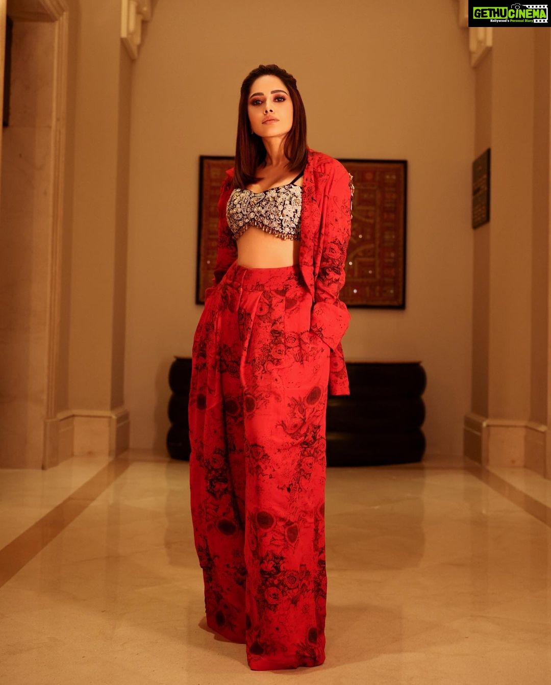 Nushrratt Bharuccha Instagram - You do you, and I’ll do better! 🙌🏻 Pant-suit @bhumikasharmaofficial Stylist @nidhijeswani Assisted by @nirikshapoojary_ Makeup @vardannayak Hair @ashwini_hairstylist Photographer @ishanzaka