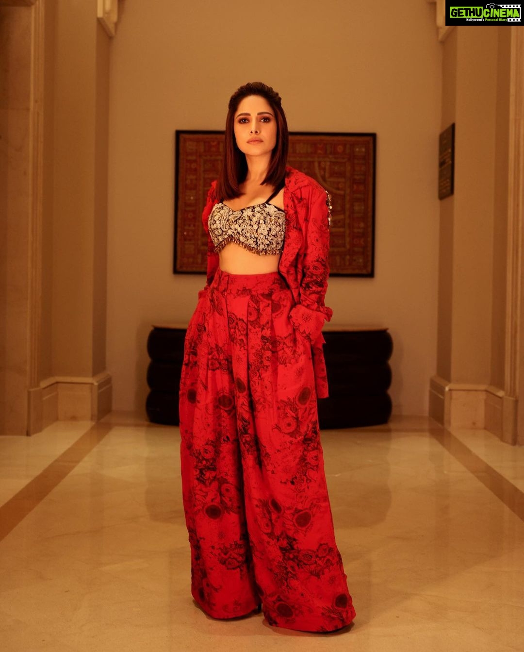 Nushrratt Bharuccha Instagram - You do you, and I’ll do better! 🙌🏻 Pant-suit @bhumikasharmaofficial Stylist @nidhijeswani Assisted by @nirikshapoojary_ Makeup @vardannayak Hair @ashwini_hairstylist Photographer @ishanzaka