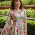 Nushrratt Bharuccha Instagram - 🌺 Outfit @paulmiandharsh Earrings @azotiique Styled by @nidhijeswani Assisted by @nirikshapoojary_ Makeup @vardannayak Hair @ashwini_hairstylist Photos @akshat_rastogi22