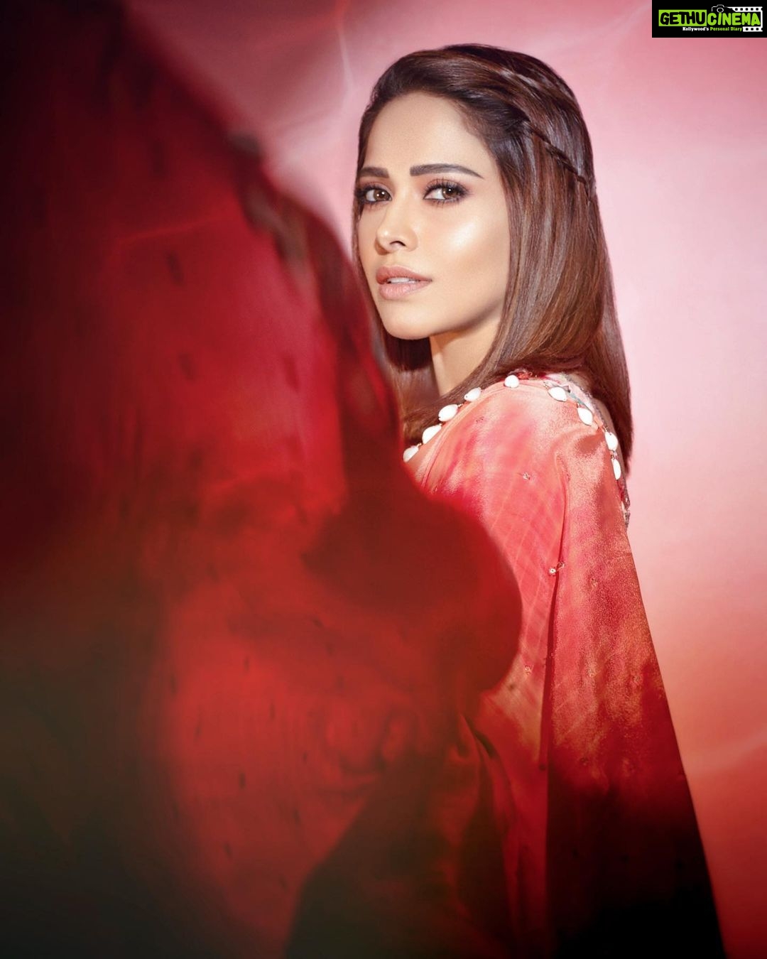 Nushrratt Bharuccha Instagram - Subah ko jab hum neend se jaage, Aankh unhi se chaar hui…🎶 #ganeshchaturthi #festive #festiveseason #festivevibes Saree @ruhrindia Jewelry @azotiique Stylist @nidhijeswani Assisted by @nirikshapoojary_ Makeup @vardannayak Hair @ashwini_hairstylist Photographer @ipshita.db