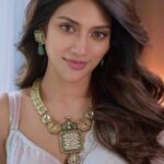 Nusrat Jahan Instagram - Imagine the beauty that exists all around us, distilled into exquisite jewellery and home solutions… each telling a story rich in thought! @kaiabrand.official is back again with Artistic Alchemy, an incredible curation featuring @anantaya_decor and @apalabysumitofficial A 3-day affair where you can try out variety of options from these brands! You definitely can’t miss out on this one. ✨ Date: 29th-31st July Time: 10:30 AM- 7:30 PM Venue: Taj Bengal- Oriental & Mandarin Hall PR- @flutterwave.pr