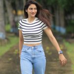 Nusrat Jahan Instagram - Tanned and tired… Hair is a mess… No make up today… just some lipstick… but mood compensates it all 😘 📸 @anirbanchakraborty75