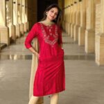Nusrat Jahan Instagram - কপালে টিপ… অদ্ভুত মায়ার বাঁধন!