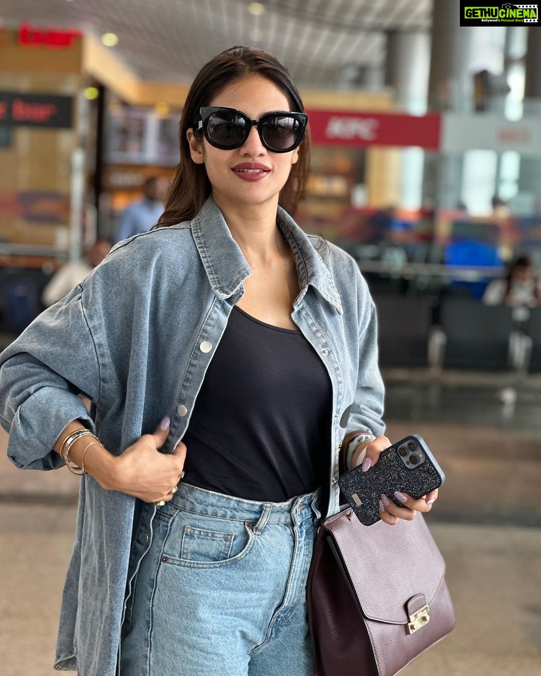 Nusrat Jahan Instagram - Ready or not.. Candids I’ll always love.. what say folks?!