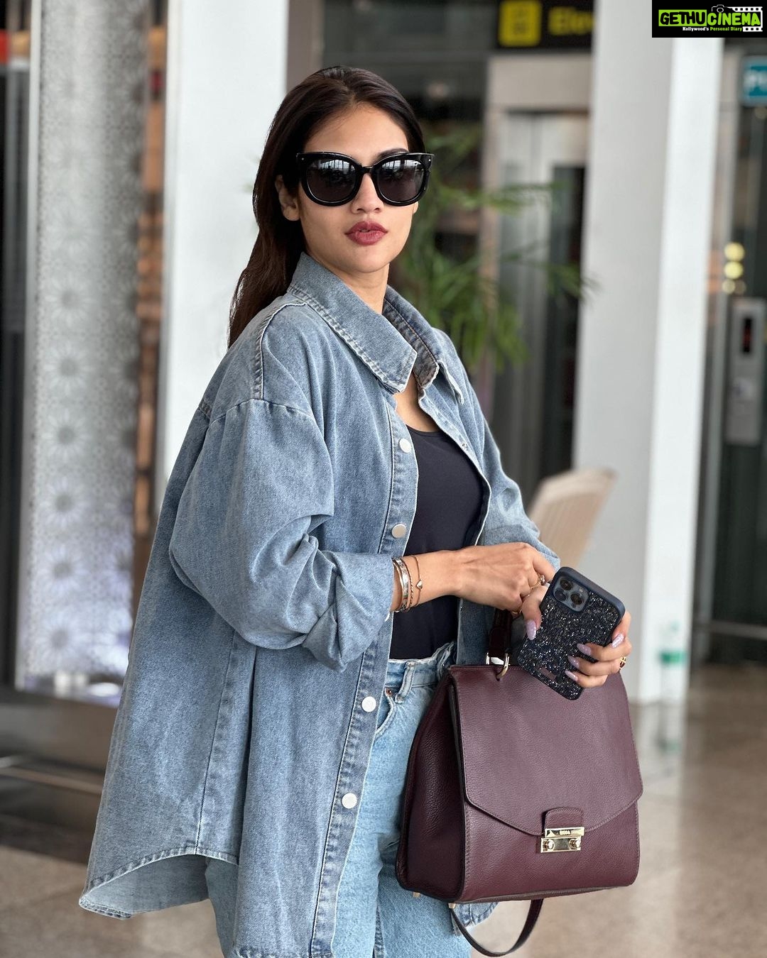Nusrat Jahan Instagram - Ready or not.. Candids I’ll always love.. what say folks?!