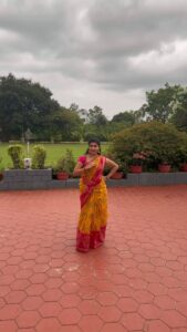 Pallavi Gowda Instagram - Bcoz it’s trending😉
#TrendingReels #Dance #Arundathi #Amrutha #NNS #NinduNoorellaSavasam