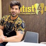 Paras Chhabra Instagram - One of our oldest patient … Hear what Bigg Boss Fame @paraschhabra has to say about us… Ft: @paraschhabra Outfit : @sashafe_luxury Dentist4u