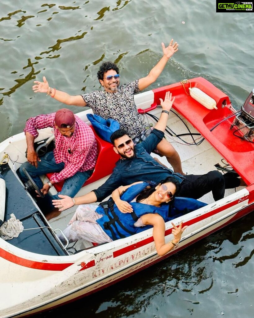 Pavani Reddy Instagram - Adventures are better when shared! Jetting through the scenic canals of Kerala with beautiful souls, Life is a beautiful ride with friends by your side. 🌊✨ @pradeepmilroy @pavani9_reddy ❤🔥 #JetSkiAdventures #FriendsForever #keralacanalvibes Kerala, India