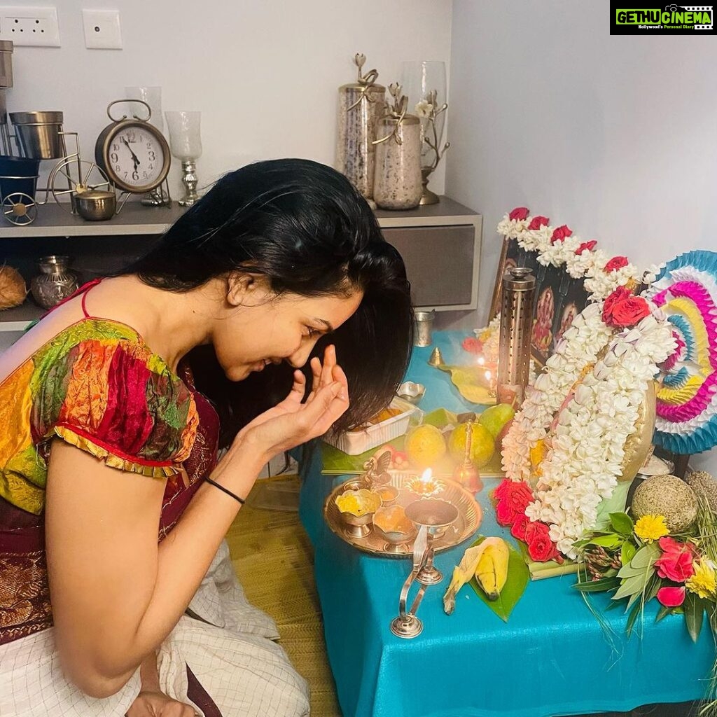 Pavani Reddy Instagram - May the blessings of this special event bring inner peace and happiness in your life. A very Happy Ganesh Chaturthi.. #vinayakachaturthi