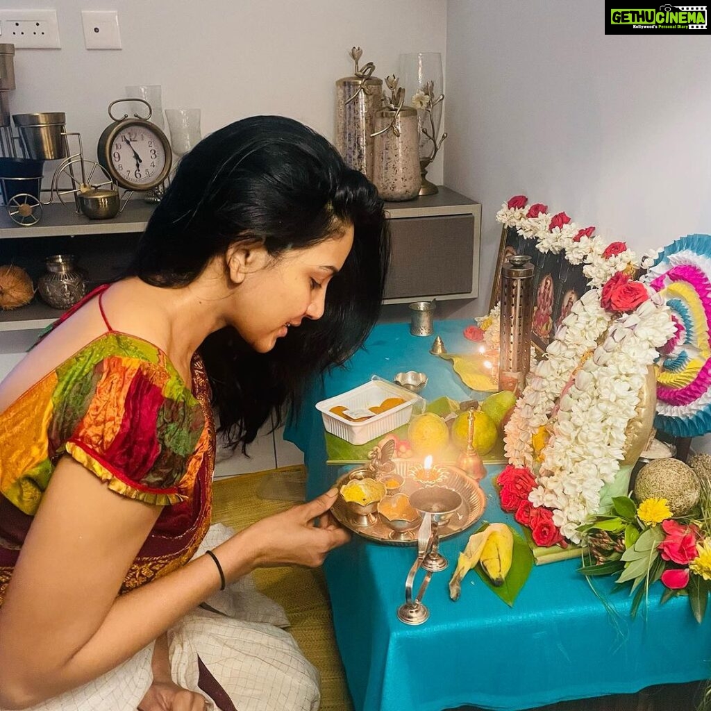 Pavani Reddy Instagram - May the blessings of this special event bring inner peace and happiness in your life. A very Happy Ganesh Chaturthi.. #vinayakachaturthi