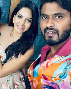 Pavani Reddy Instagram - Wishing a very Happy Birthday to my one and only superman, my ultra strong ironman, my hero, my handsome and to the guy who makes my world complete. Here’s another year of laughing together, messing up together
And making it together. 
No one can ever compare the love that you make me feel, leave butterflies 
I Feel the whole zoo when I’am with you. Love you my bubu 😘😘😘 @amir__ads 
#birthdayboy #love #us