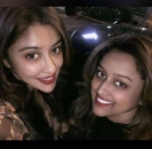Payal Ghosh Instagram - We have back of each other… sistah from same mother #familytime #family #love