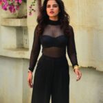 Pia Bajpiee Instagram - 🖤 makeup @yogesh_nikam_ Hair @meghna_hairstylist Managed by @shimmerentertainment Location @woopmumbaiofficial #Lost on 16th feb. #lostonzee5 #promotions ✌️ #piabajpiee