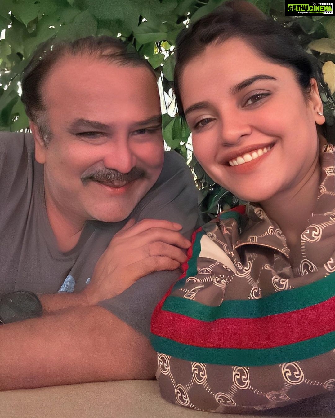 Pia Bajpiee Instagram - मैंने मुम्बई में ज़्यादा दोस्त नहीं बनाये पर जो बनाये हैं वो सोना है सोना ❤️ @iamkunalmshahkms