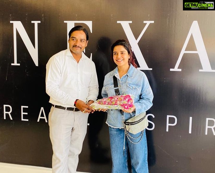 Pia Bajpiee Instagram - Diwali gift for my parents ❤️ #balenoAGS @nexaetawah thank you 🙏