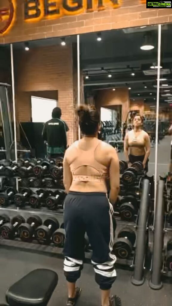 Pia Bajpiee Instagram - #backworkout life long commitment ✌️ Why Not Fitness