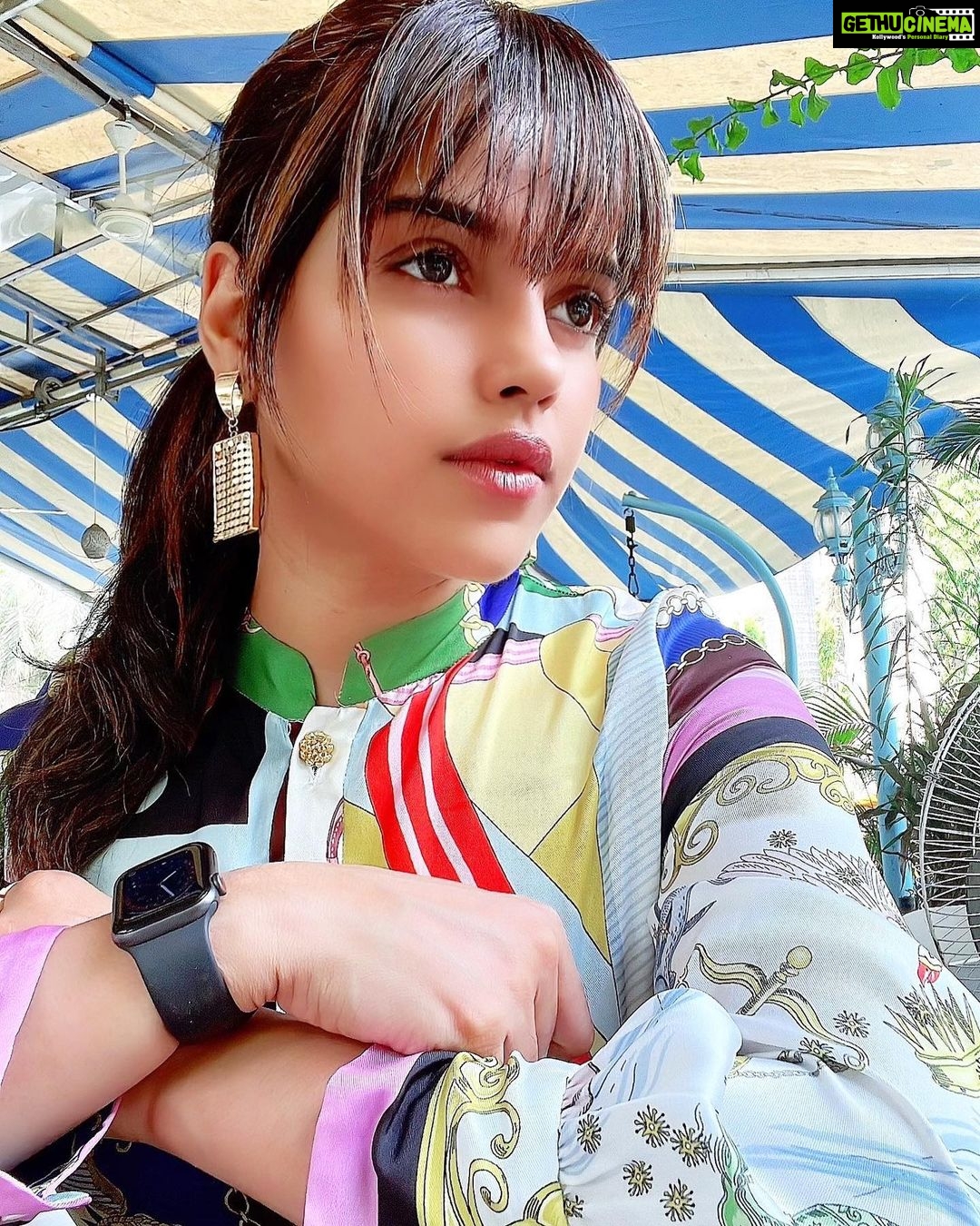 Pia Bajpiee Instagram - तारीफ़ें दिन बनाती हैं और ताने ज़िंदगी।
